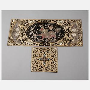 Zwei Seidenstickereien China