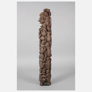 Hohe Schnitzarbeit der Makonte