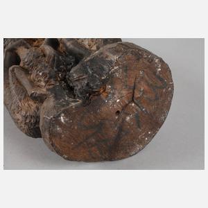 Hohe Schnitzarbeit der Makonte