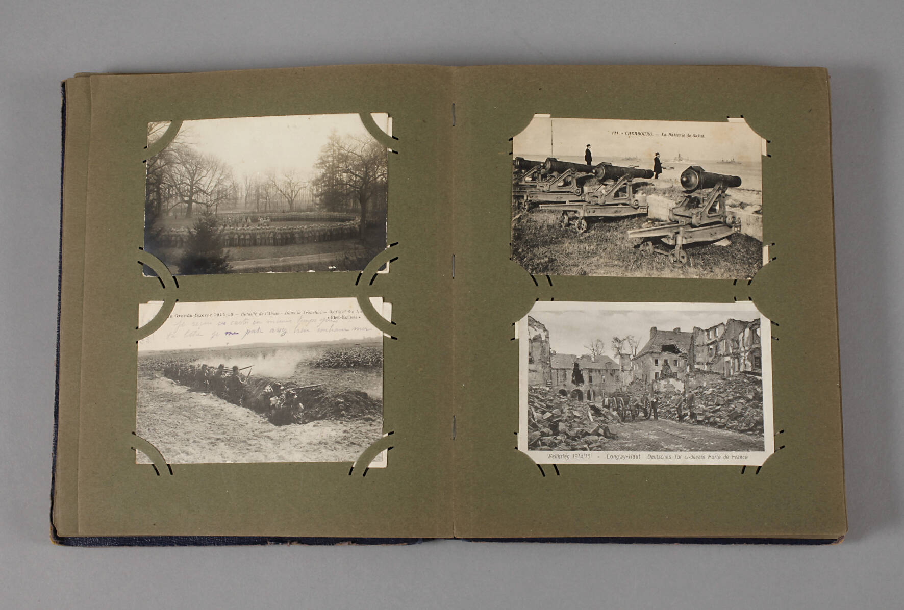 Militaria-Postkartenalbum