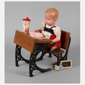 Schildkröt Puppe mit Schulbank