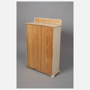 Puppenkleiderschrank