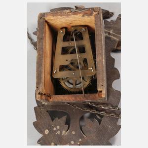 Zwei kleine Kuckucksuhren