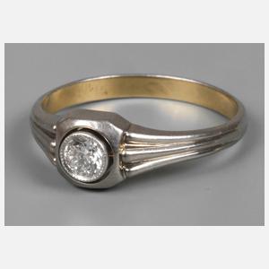 Ring mit Diamantbesatz