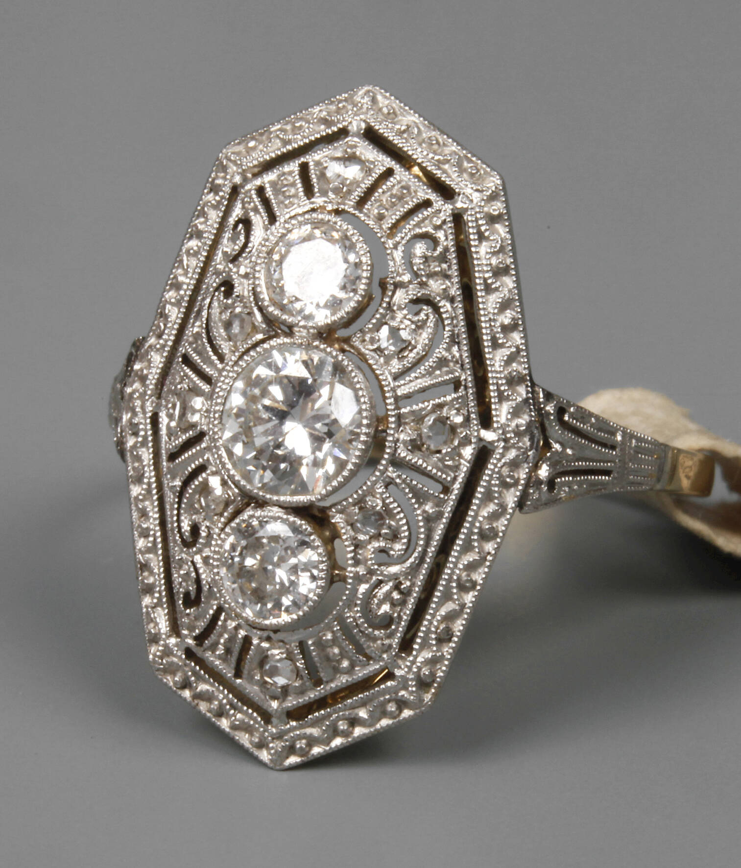 Damenring mit Brillanten