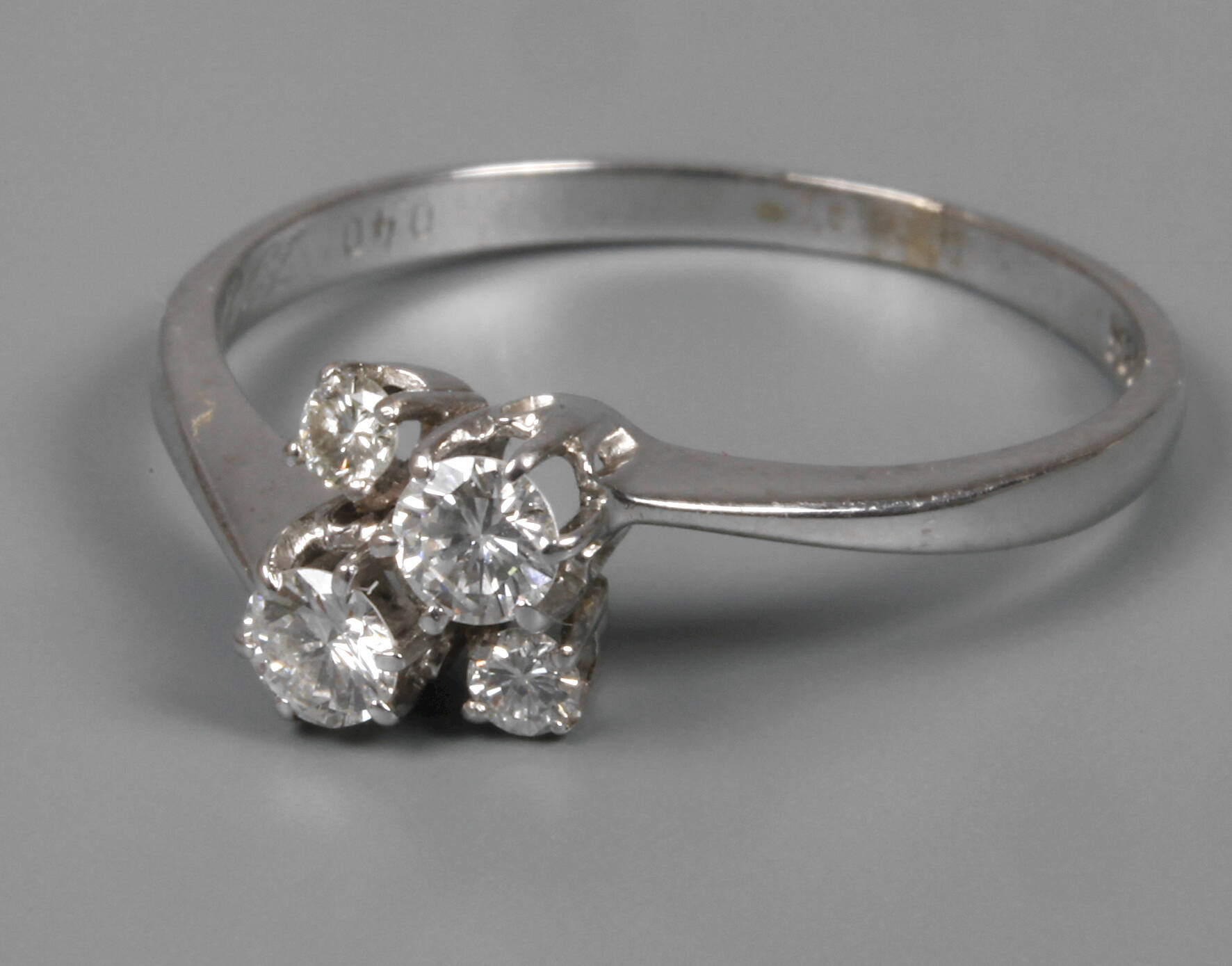 Damenring mit Brillanten