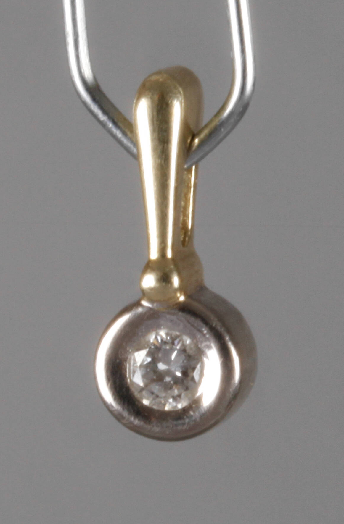 Anhänger mit Brillant
