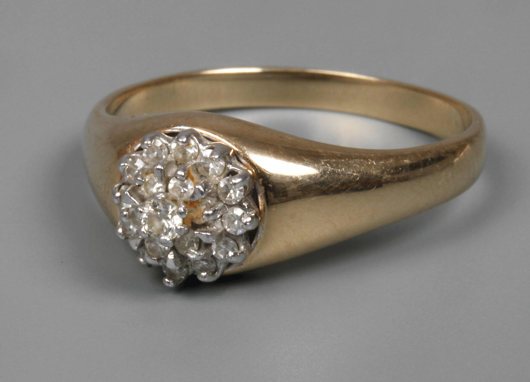 Damenring mit Brillanten