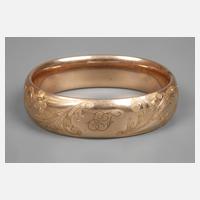 Breiter goldener Armreif111