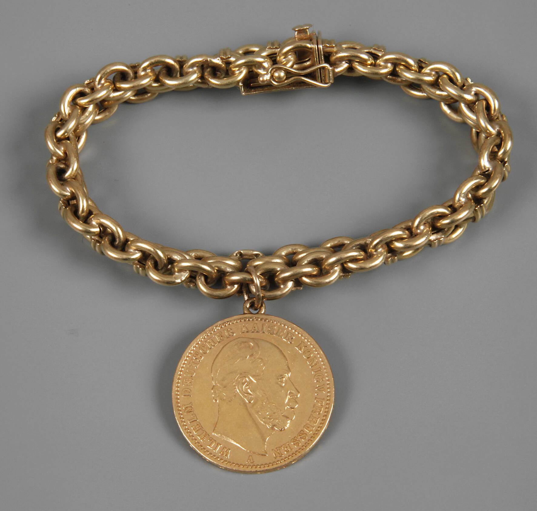 Armband mit Münze