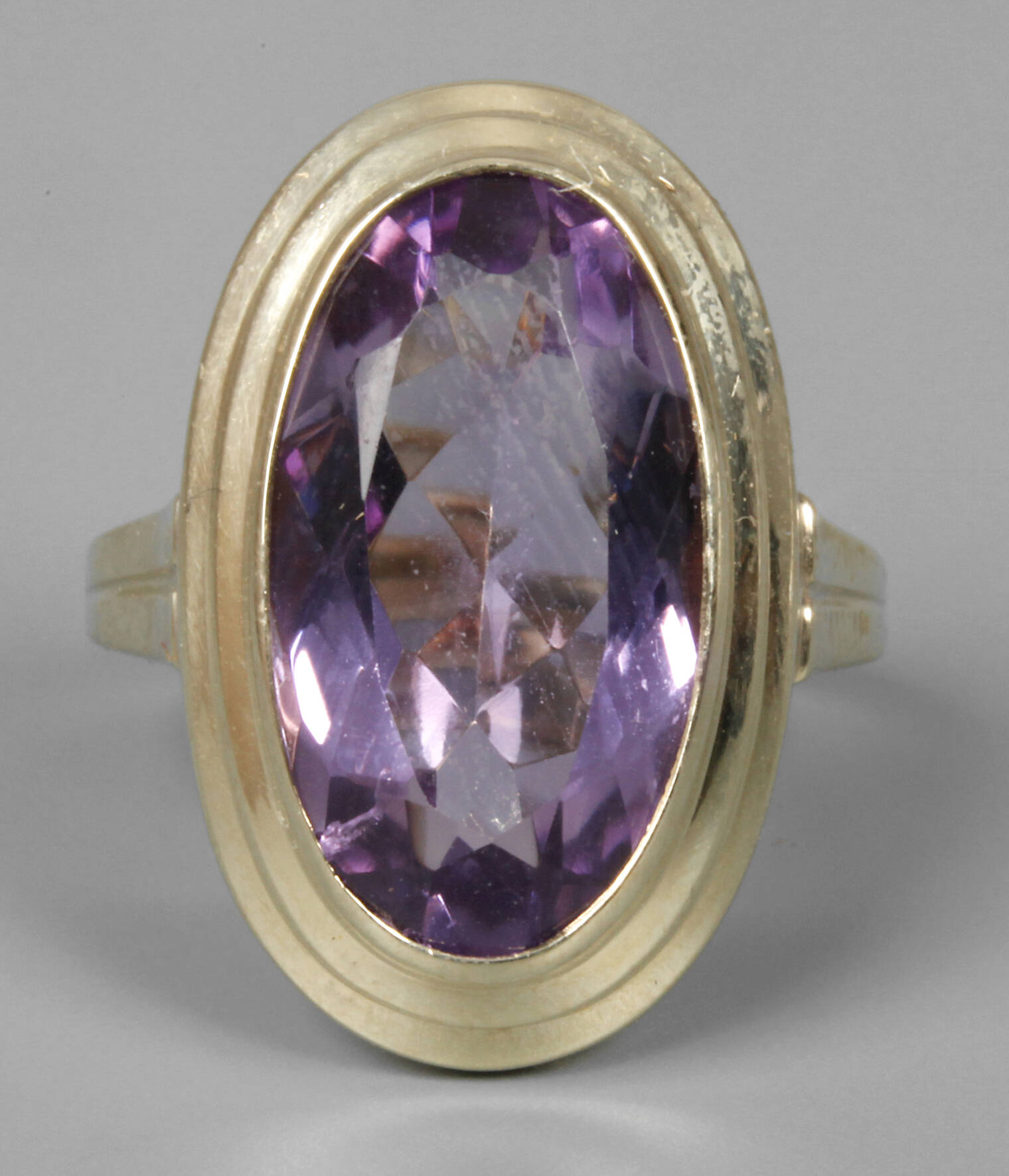Damenring mit Amethyst