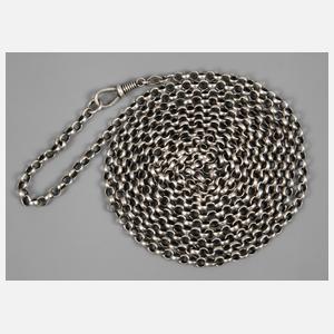 Sehr lange Silberkette