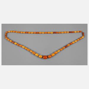 Langes Bernsteincollier