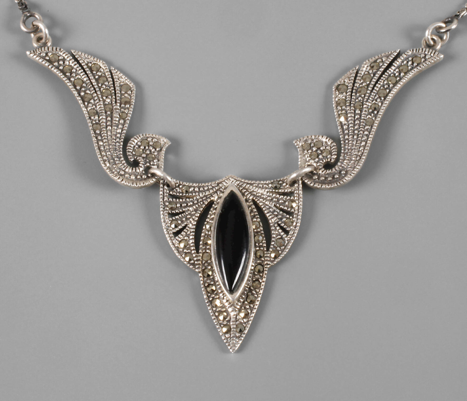 Collier mit Onyx und Markasiten