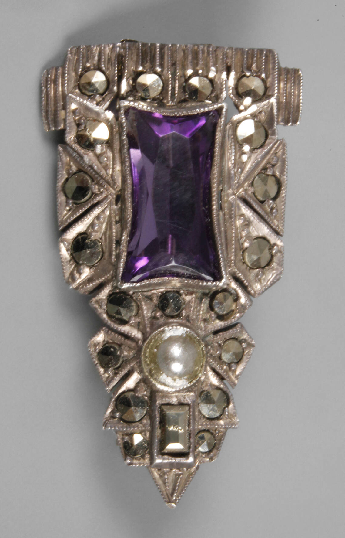 Brosche mit Markasiten und Amethyst