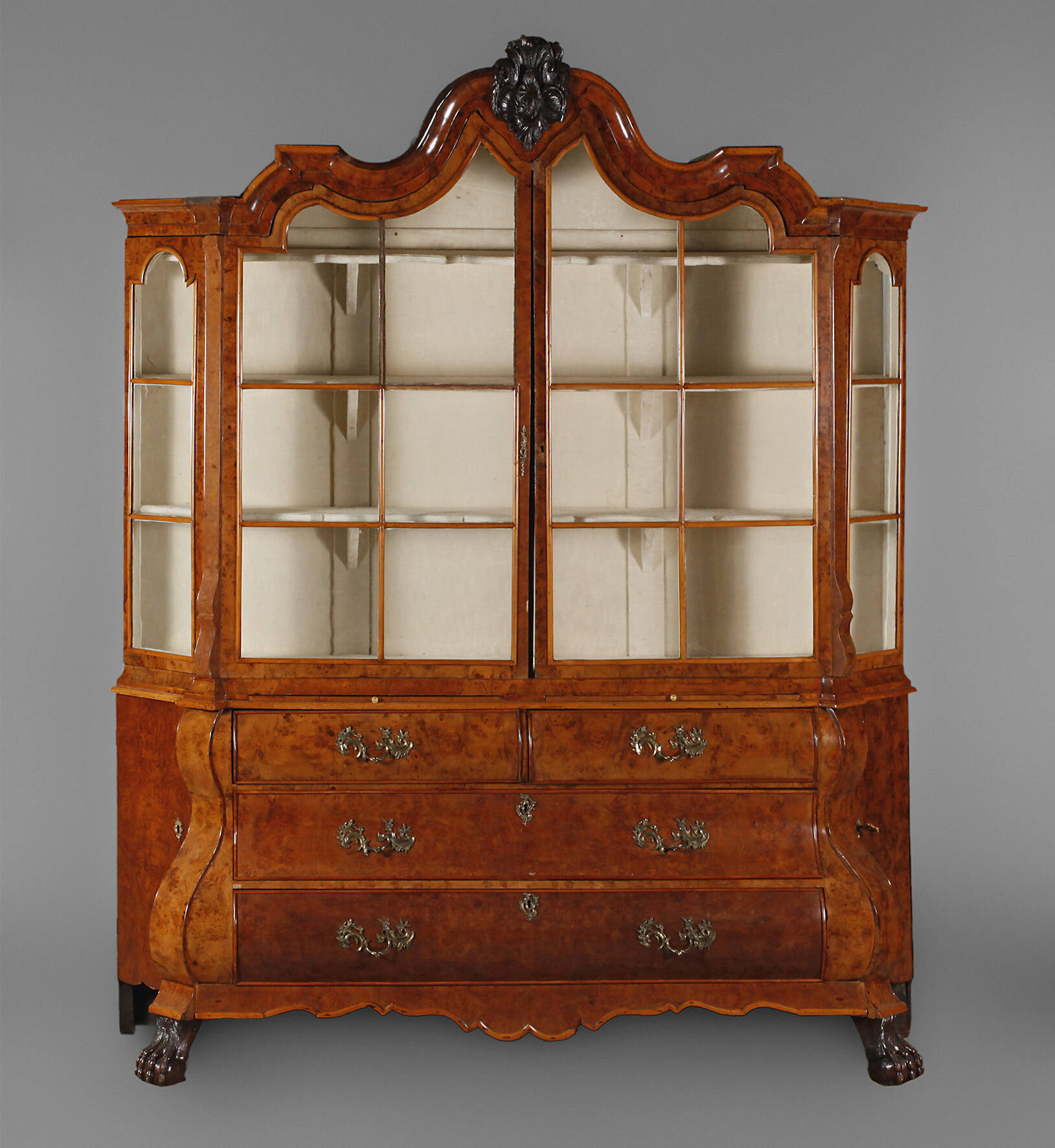 Aufsatzschrank Barock