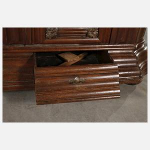 Großer barocker Hallenschrank