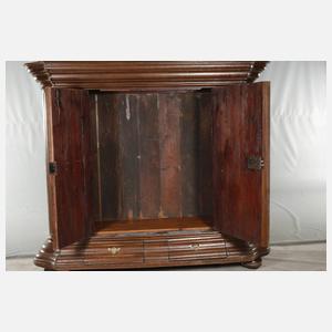 Großer barocker Hallenschrank