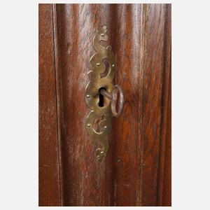 Großer barocker Hallenschrank