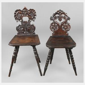 Zwei Brettstühle