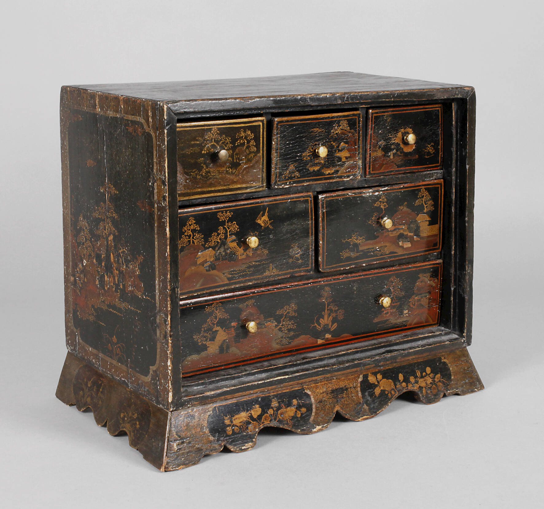 Kleines Lackkabinett