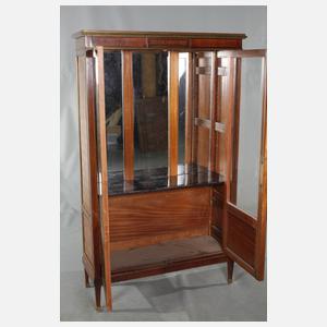 Feiner Vitrinenschrank