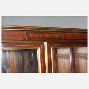 Feiner Vitrinenschrank