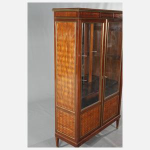 Feiner Vitrinenschrank