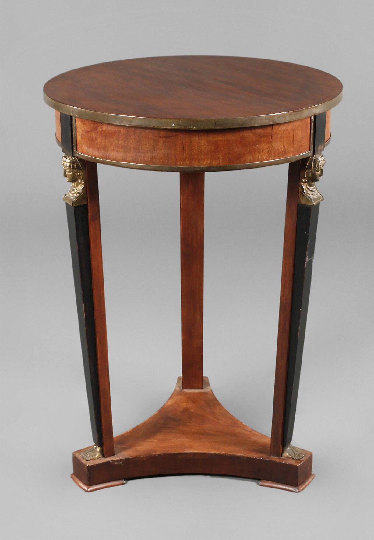 Salontisch im Empirestil