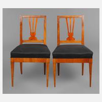 Paar klassizistische Stühle111