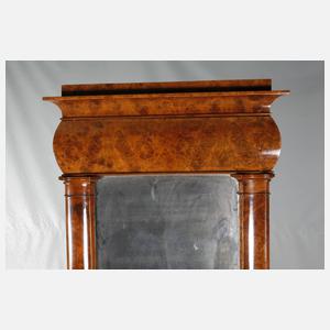 Pfeilerspiegel mit Konsole