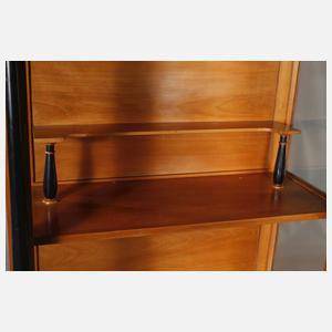 Vitrine im Biedermeierstil