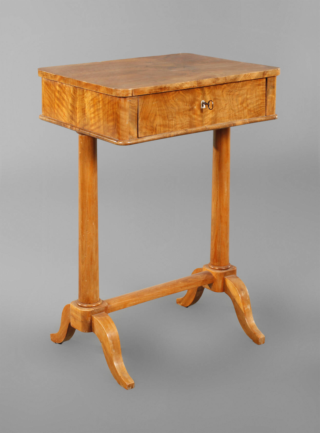 Biedermeier-Nähtisch