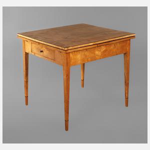 Kleiner Auszugstisch