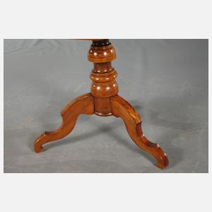 Intarsiertes Beistelltischchen