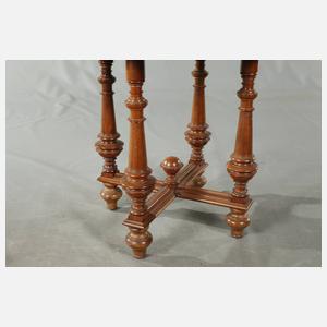 Salontisch und zwei Stühle