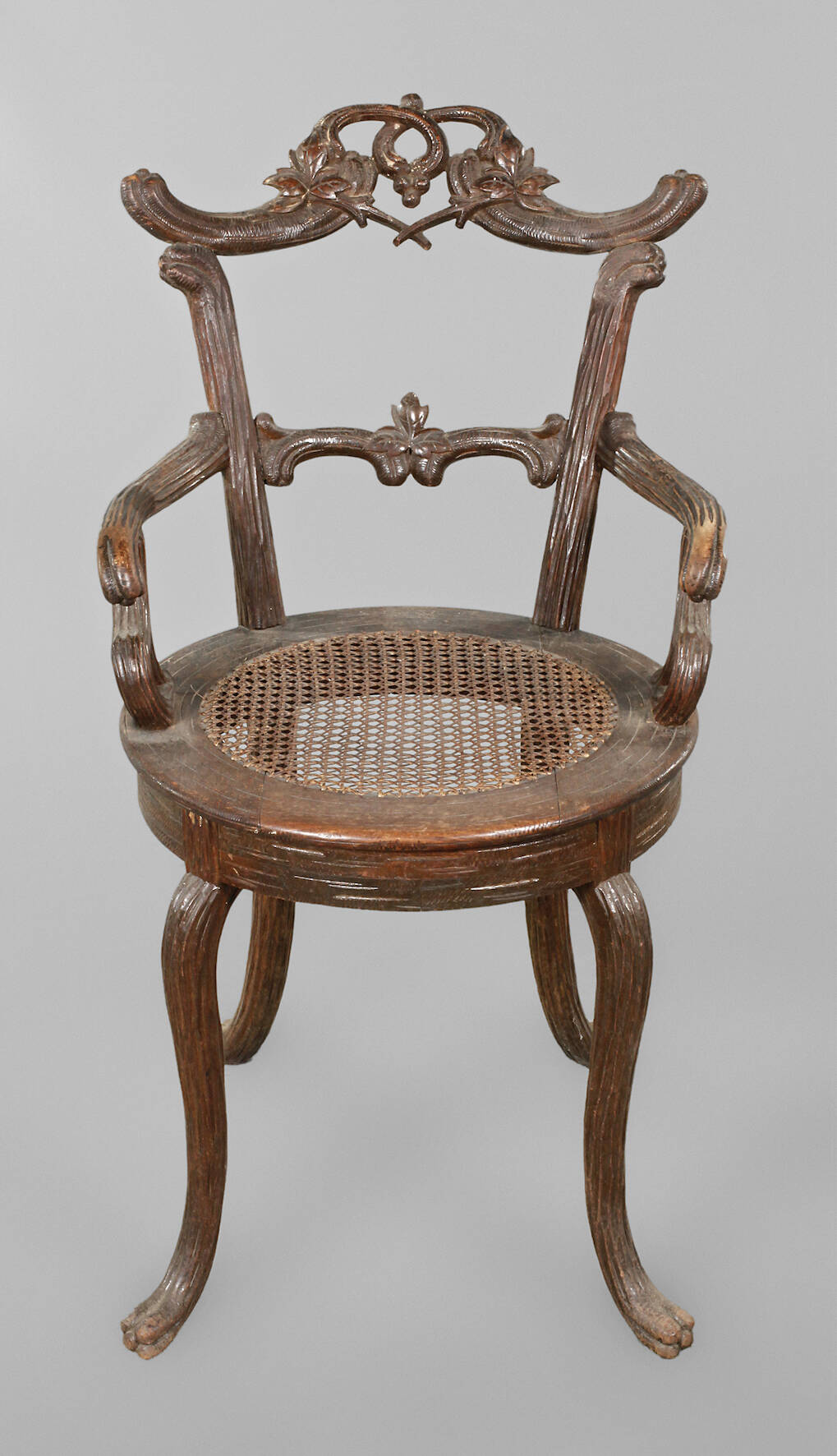 Armlehnstuhl alpenländisch