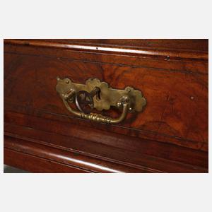 Großer Kleiderwäscheschrank Historismus