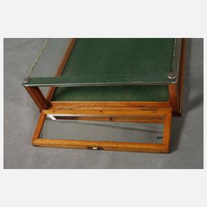 Kleine Tischvitrine