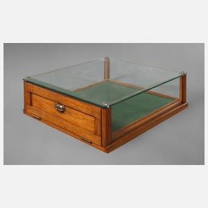 Kleine Tischvitrine