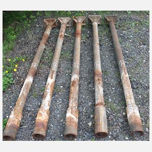 Fünf Industriesäulen