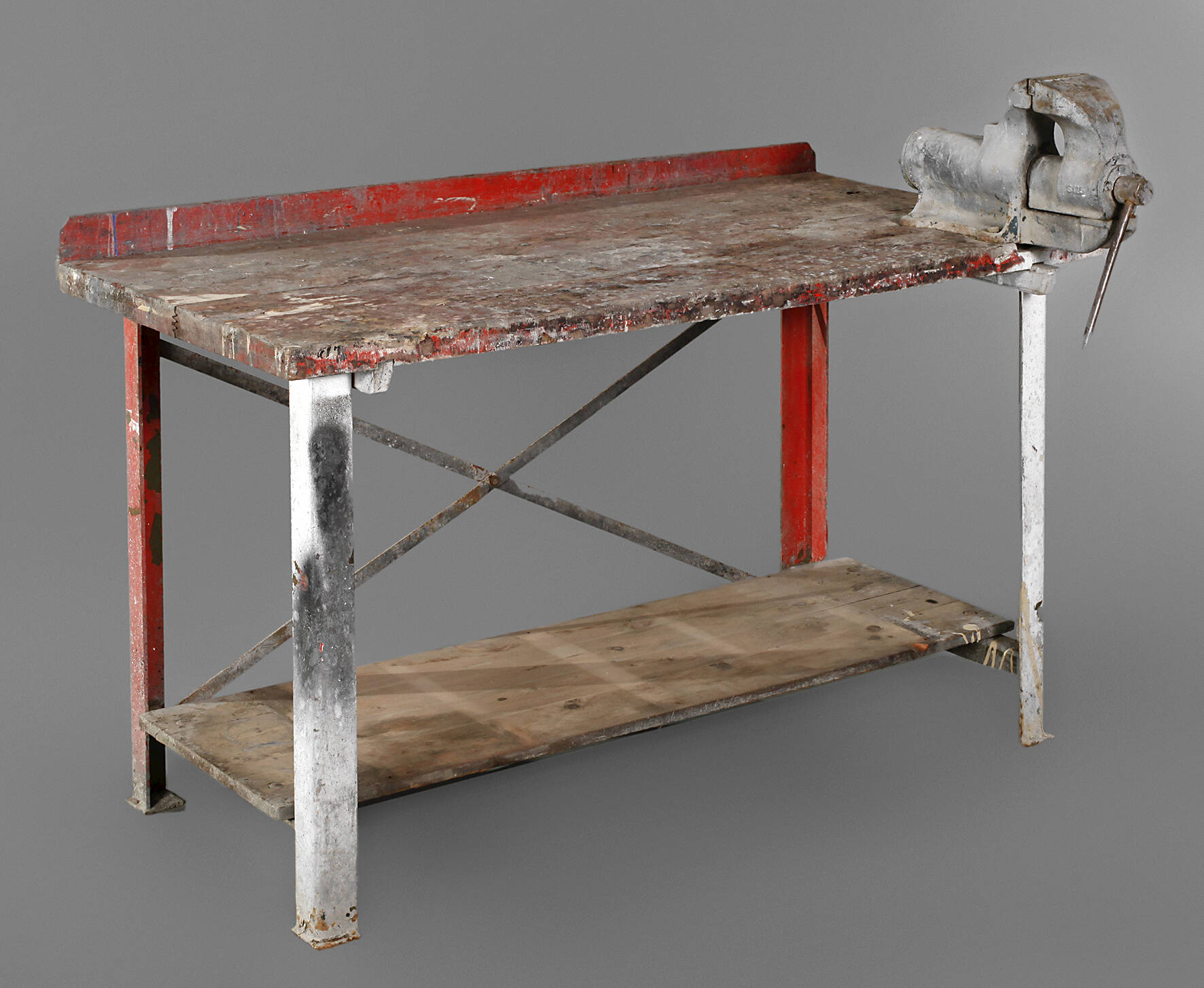 Werktisch mit Schraubstock