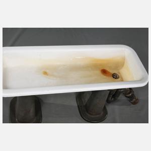 Gusswaschbecken mit Konsolen und Ablauf