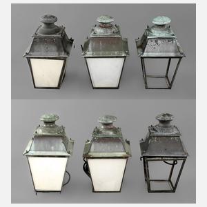 Sechs Gartenlaternen