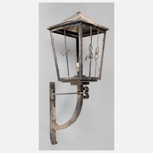 Große Wandlaterne