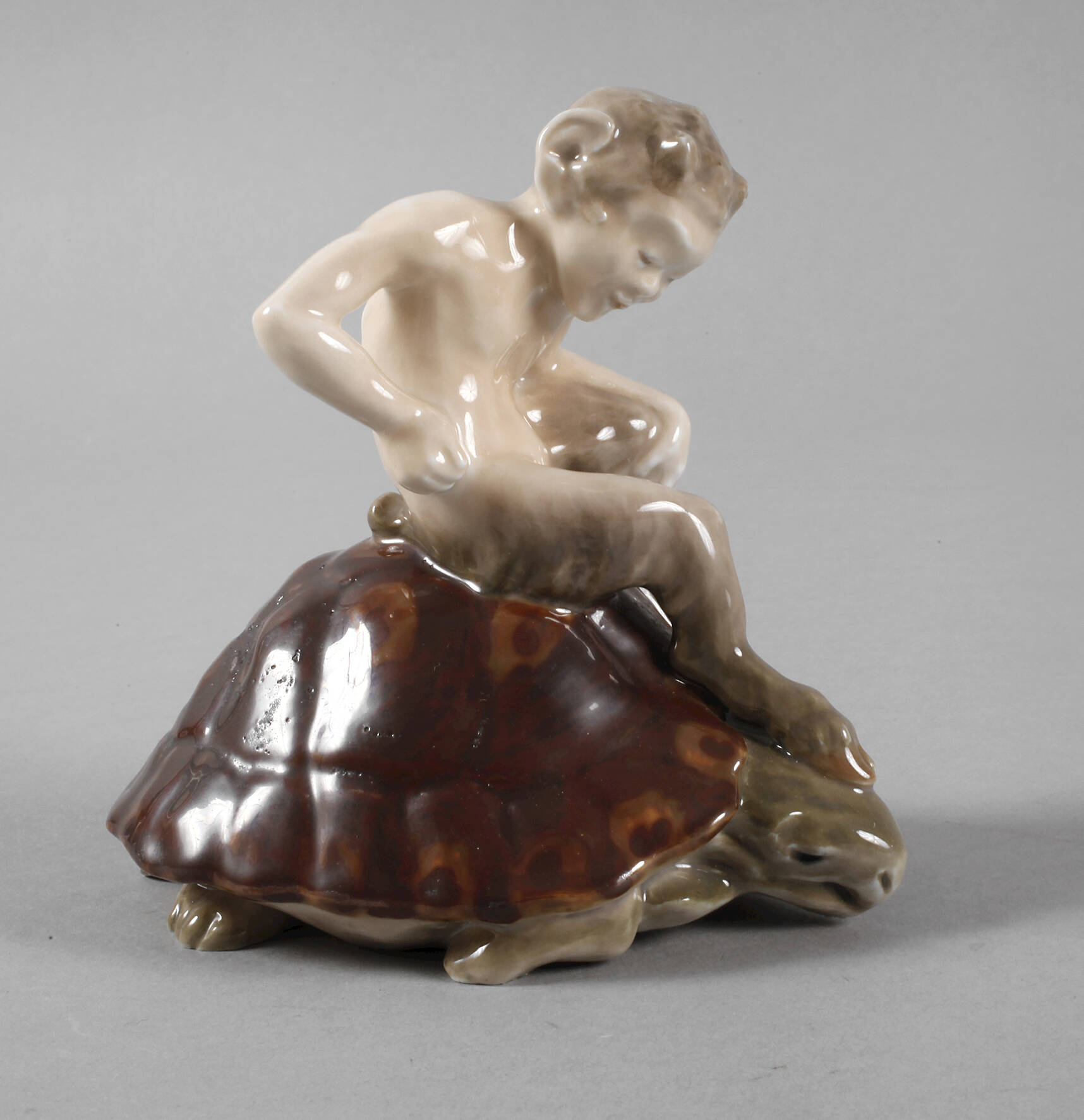 Royal Copenhagen Faun auf Schildkröte