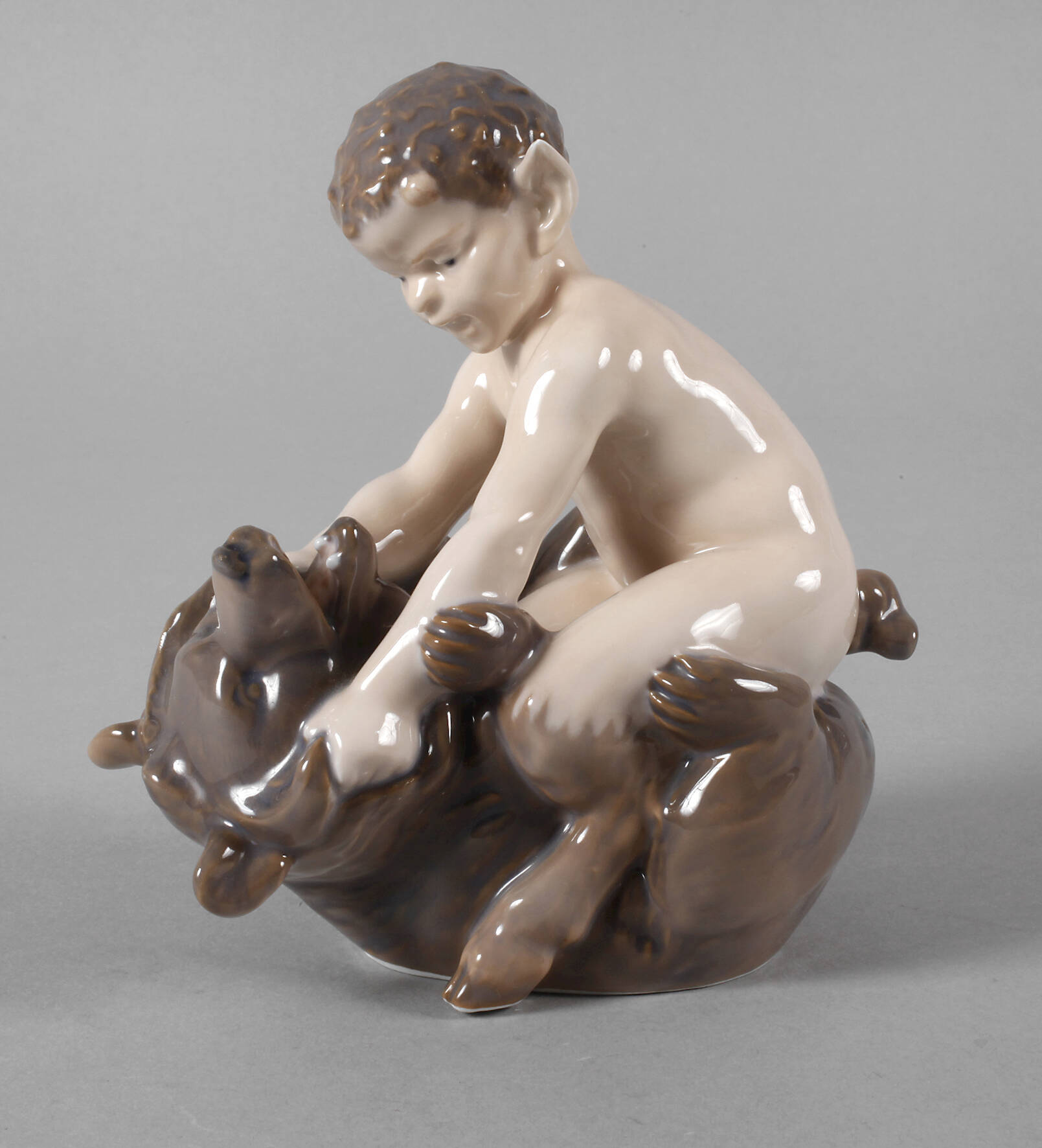 Royal Copenhagen "Faun mit Bär spielend"