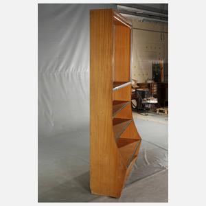 Große Ladeneinrichtung