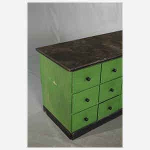 Große Ladeneinrichtung