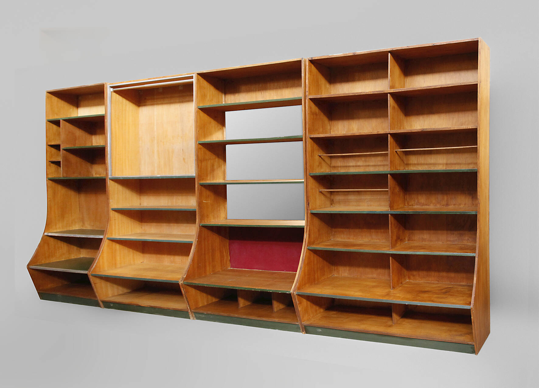 Große Ladeneinrichtung